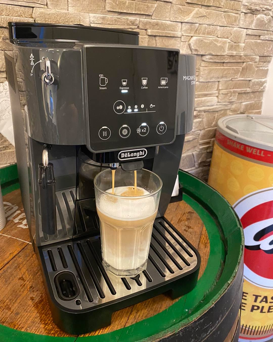 Vi håber i alle sammen kom godt ind i det nye år.
Som en lille nyhed, så kan i nu nyde en god kop kaffe, mens i venter på at blive klippet ☕️

Vi ses! 😊